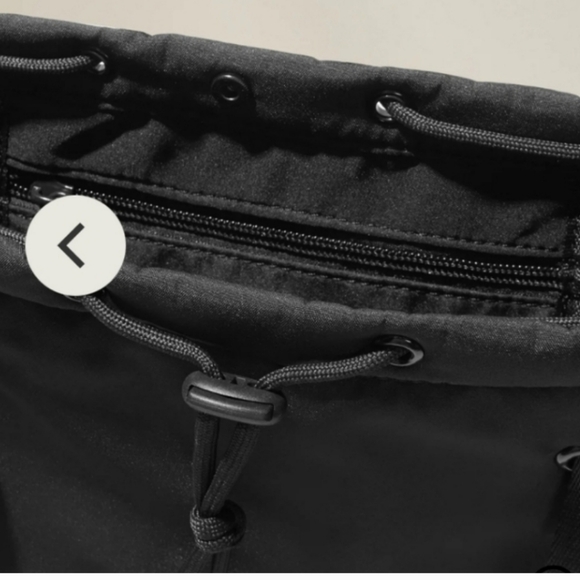 ๐๐ Beyond Yoga Convertable Gym Bag Pull-Cord Top - Picture 8 of 12